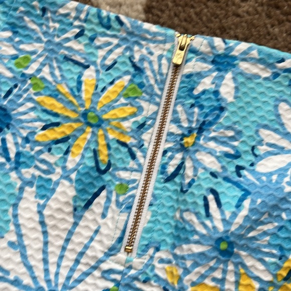 Lilly Pulitzer, blue floral mini skirt - Picture 3 of 5